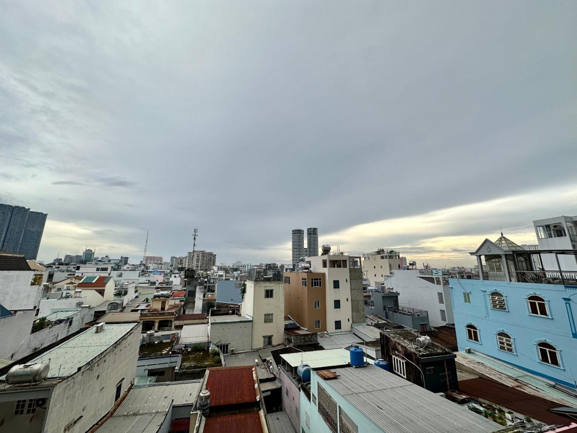 הו צ'י מין סיטי Diny Aparthotel - Rooftop Pool - The Manor 2 מראה חיצוני תמונה